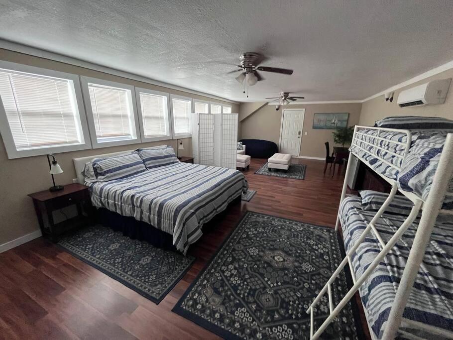 Skinny Big House In Jefferson City Ngoại thất bức ảnh