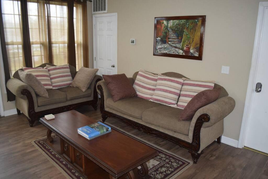Skinny Big House In Jefferson City Ngoại thất bức ảnh