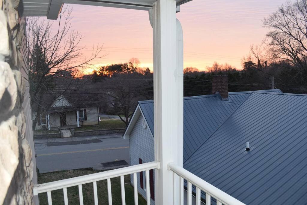 Skinny Big House In Jefferson City Ngoại thất bức ảnh